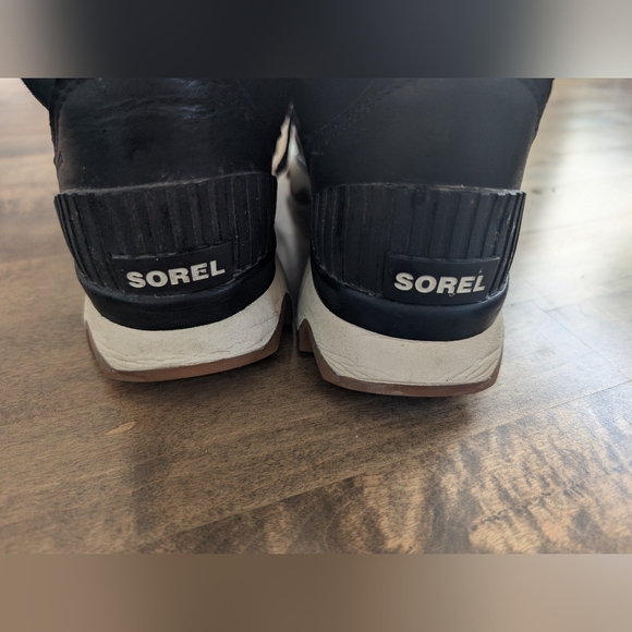 Sorel | Women's Kinetic Conquest Boots | Size 8 - Picture 4 of 6